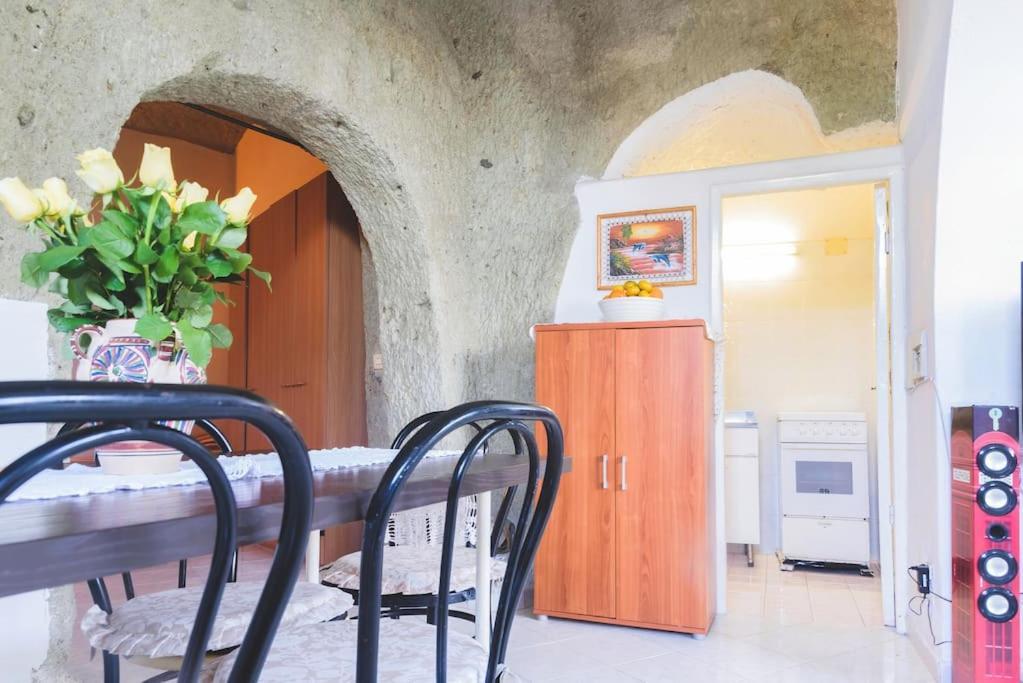 Appartamento In Pietra Di Tufo Verde Ischitana, Forio Forio di Ischia Exterior foto